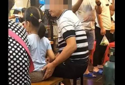 打小孩屁股视频,家长打小孩屁股引发社会热议